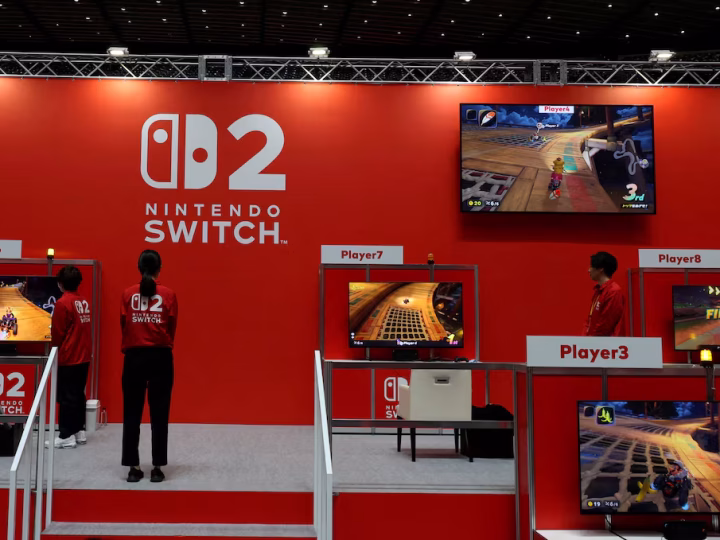 Los fanáticos japoneses de Nintendo prueban la Switch 2 antes del lanzamiento en medio de preocupaciones arancelarias