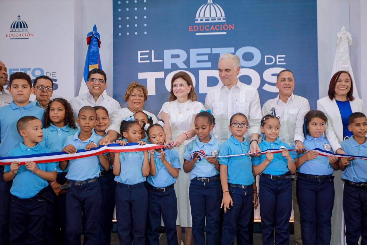 Gobierno entrega escuela Orlando Martínez en Ciudad Juan Bosch, SDE que beneficia a 945 estudiantes