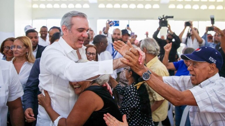 Abinader encabezará inauguraciones y estrenará el programa «El Presidente en el Barrio»